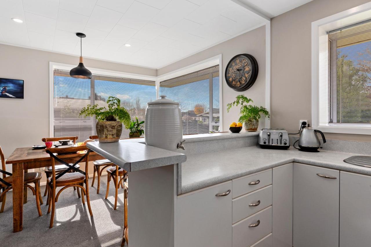 Leave Of Absence - Christchurch Holiday Home Luaran gambar