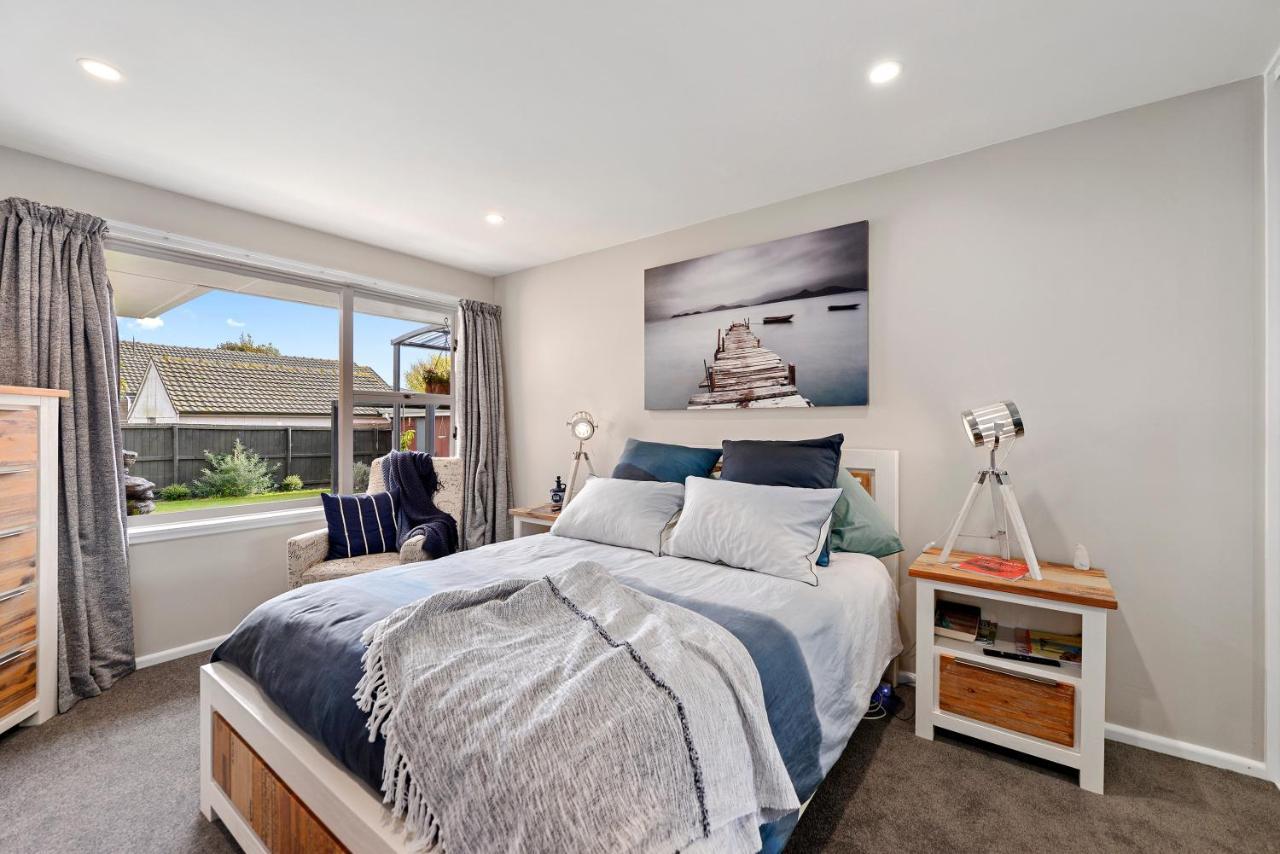 Leave Of Absence - Christchurch Holiday Home Luaran gambar